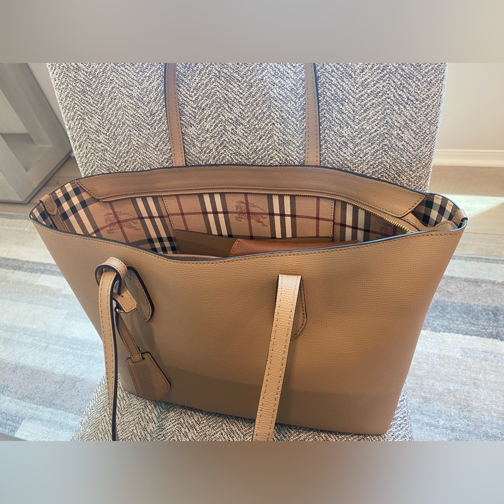 Burberry Haymark Check Medium Ardwell Zip Tote Camel